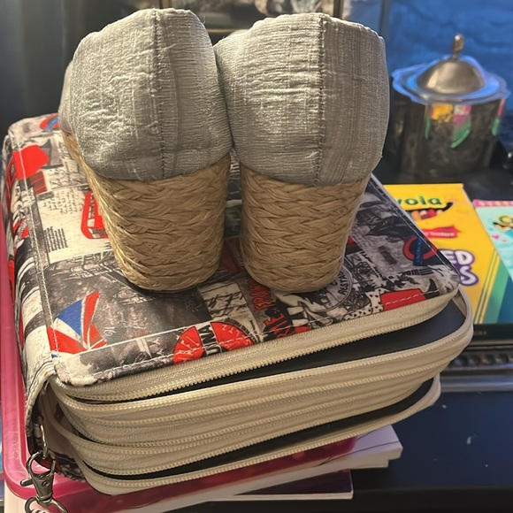 Silver silk espadrille wedges by Lauren Ralph Lauren. - Picture 4 of 5